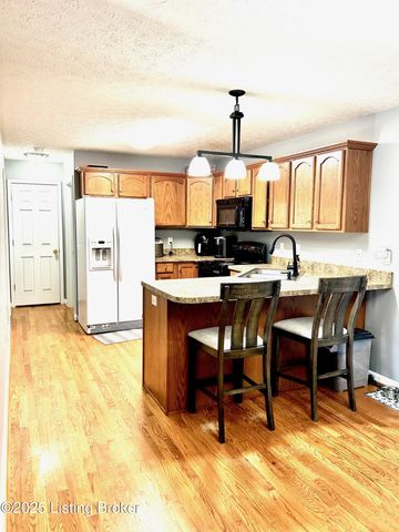 7714 Kenbrook Pl, Louisville, KY 40258