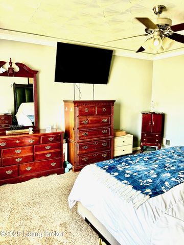 7714 Kenbrook Pl, Louisville, KY 40258