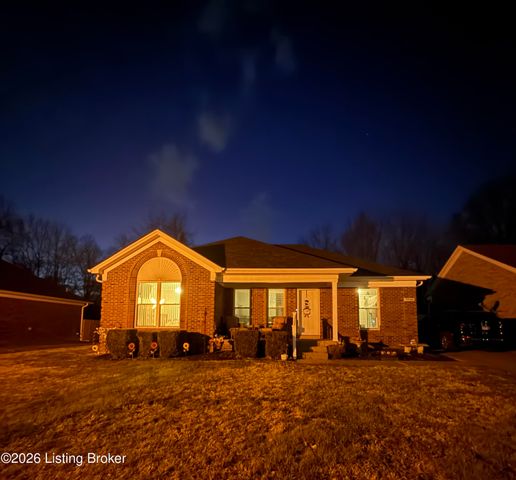 7714 Kenbrook Pl, Louisville, KY 40258