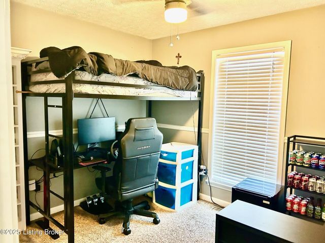 7714 Kenbrook Pl, Louisville, KY 40258