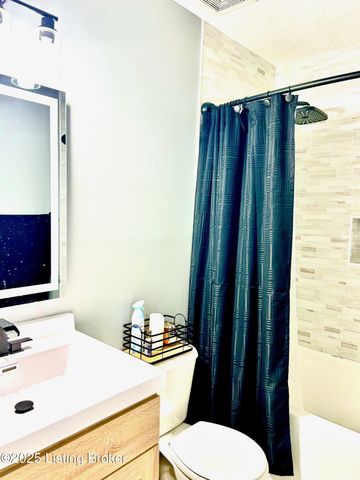 7714 Kenbrook Pl, Louisville, KY 40258