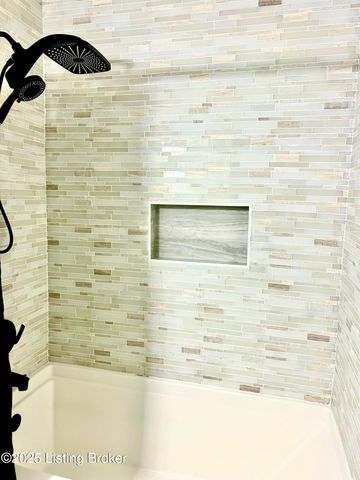 7714 Kenbrook Pl, Louisville, KY 40258