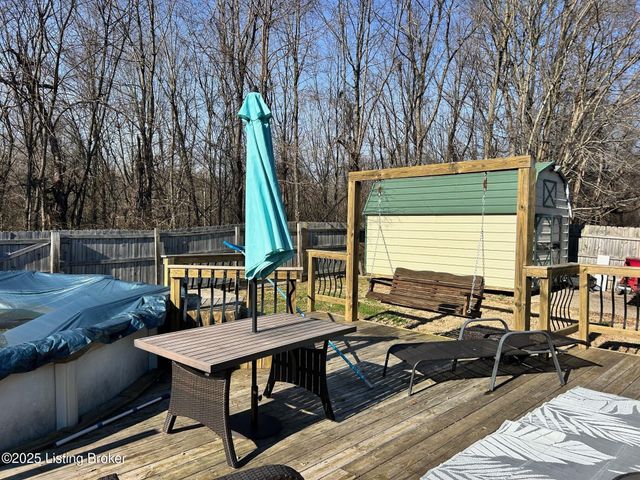 7714 Kenbrook Pl, Louisville, KY 40258