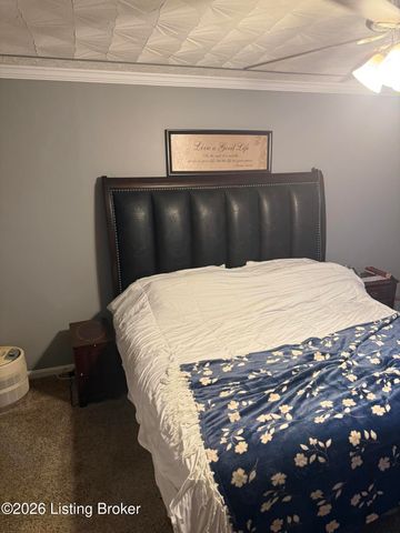 7714 Kenbrook Pl, Louisville, KY 40258