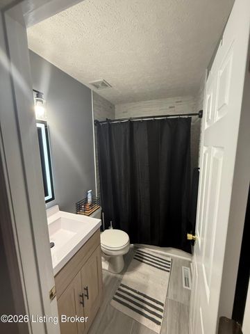 7714 Kenbrook Pl, Louisville, KY 40258