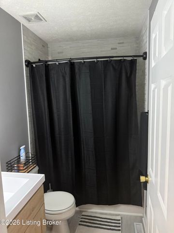 7714 Kenbrook Pl, Louisville, KY 40258