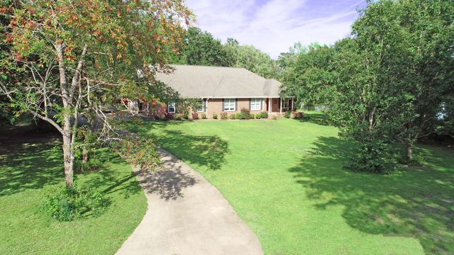 1440 Fellowship Drive, Manning, SC 29102