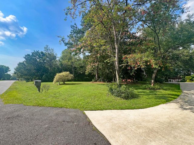 1440 Fellowship Drive, Manning, SC 29102
