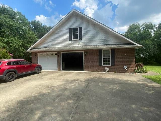 1440 Fellowship Drive, Manning, SC 29102