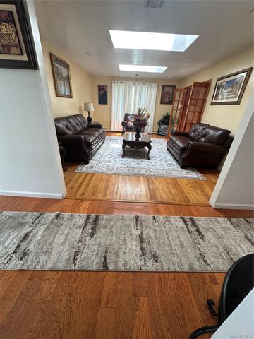 23 Pimlico Drive, Commack, NY 11725