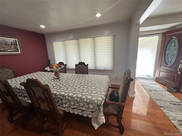 23 Pimlico Drive, Commack, NY 11725