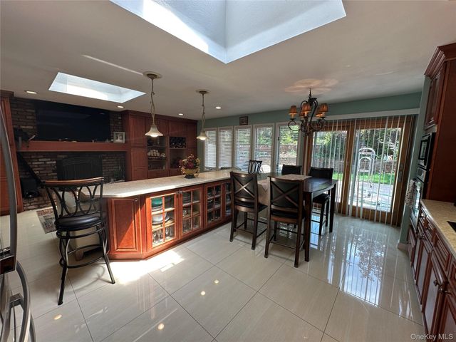 23 Pimlico Drive, Commack, NY 11725