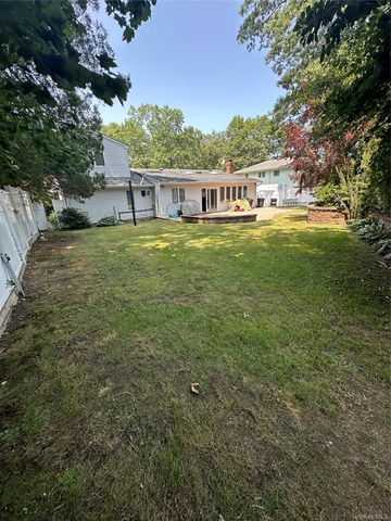 23 Pimlico Drive, Commack, NY 11725