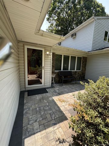 23 Pimlico Drive, Commack, NY 11725