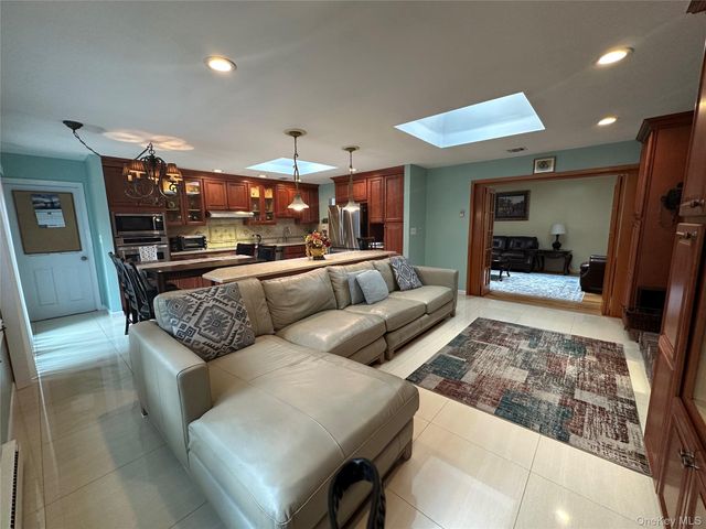 23 Pimlico Drive, Commack, NY 11725