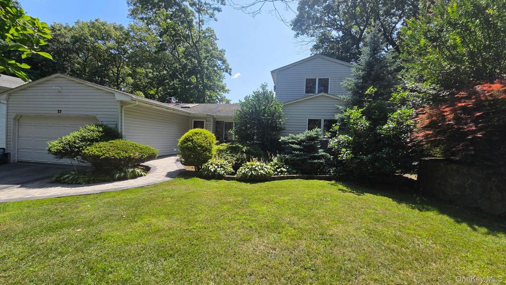 23 Pimlico Drive, Commack, NY 11725