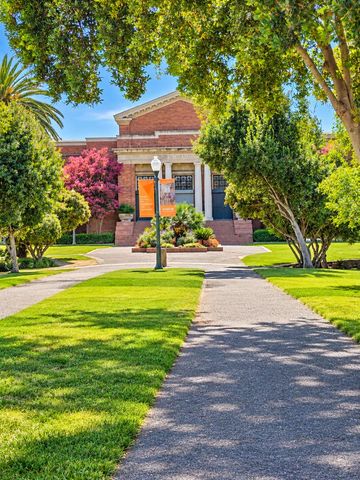 1030 W Rose Street, Stockton, CA 95203