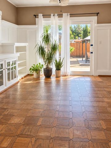 1030 W Rose Street, Stockton, CA 95203