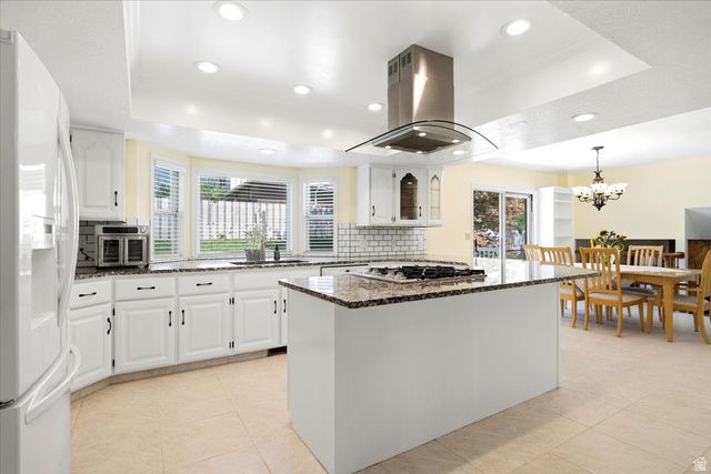 1388 N HILLSBORO DR, Layton, UT 84040