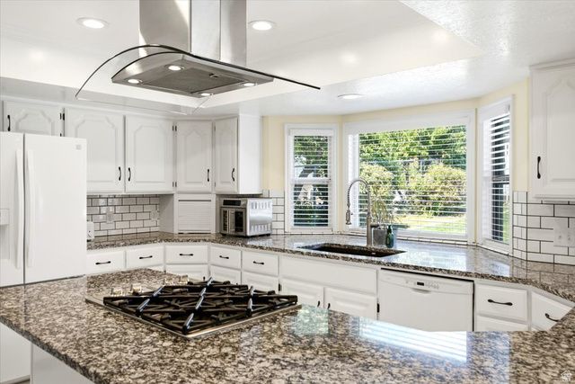 1388 N HILLSBORO DR, Layton, UT 84040