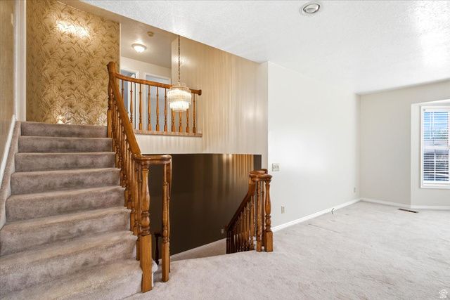 1388 N HILLSBORO DR, Layton, UT 84040