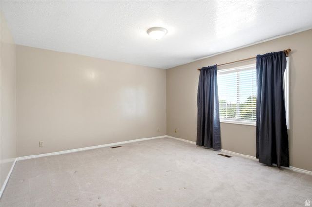 1388 N HILLSBORO DR, Layton, UT 84040