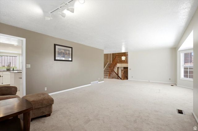 1388 N HILLSBORO DR, Layton, UT 84040