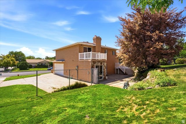 1388 N HILLSBORO DR, Layton, UT 84040