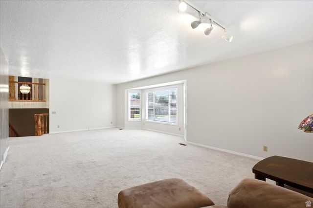 1388 N HILLSBORO DR, Layton, UT 84040