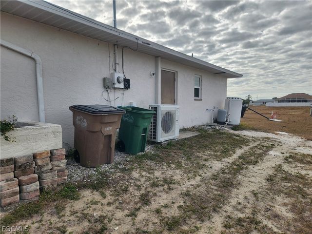 1402 NE 18th ST, Cape Coral, FL 33909