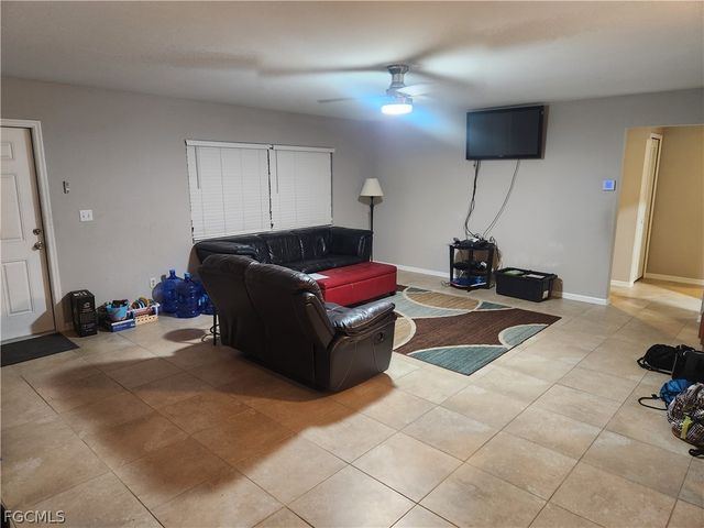 1402 NE 18th ST, Cape Coral, FL 33909