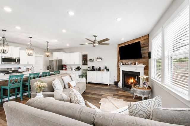 3420 Milford Dr, Thompsons Station, TN 37179