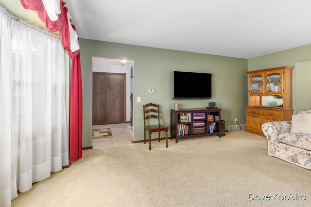 1336 Banbury Avenue, Grand Rapids, MI 49505