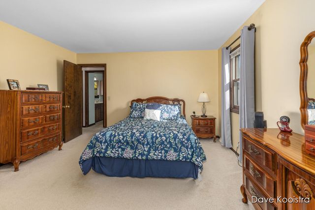 1336 Banbury Avenue, Grand Rapids, MI 49505