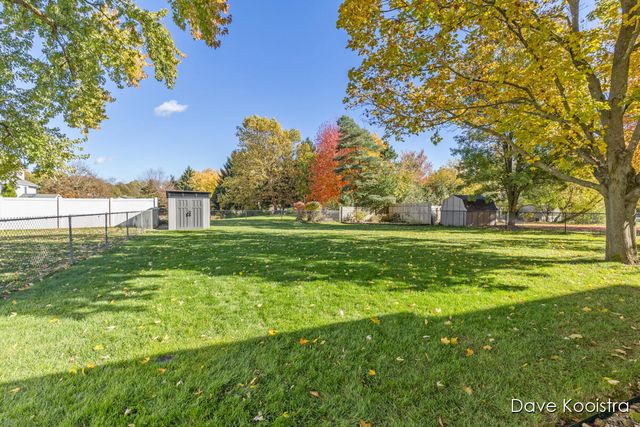 1336 Banbury Avenue, Grand Rapids, MI 49505