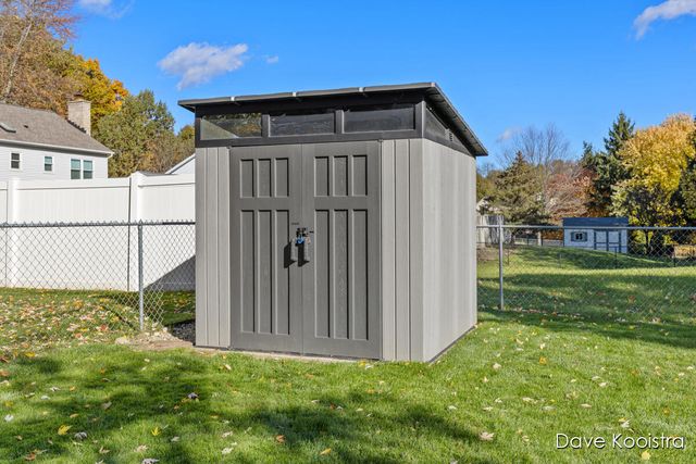 1336 Banbury Avenue, Grand Rapids, MI 49505