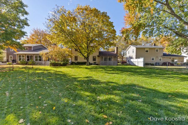 1336 Banbury Avenue, Grand Rapids, MI 49505