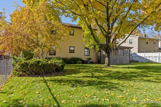 1336 Banbury Avenue, Grand Rapids, MI 49505