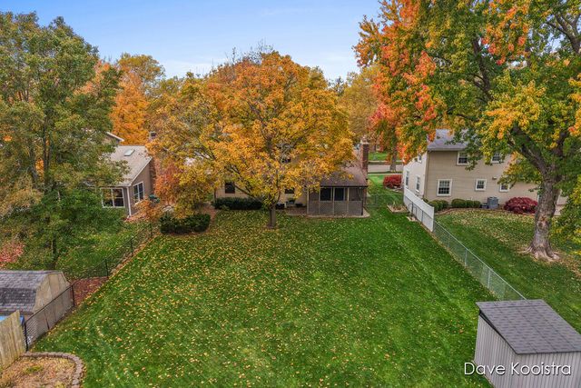 1336 Banbury Avenue, Grand Rapids, MI 49505