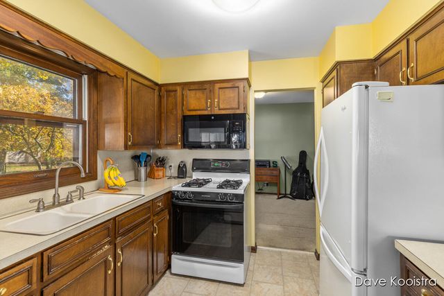 1336 Banbury Avenue, Grand Rapids, MI 49505