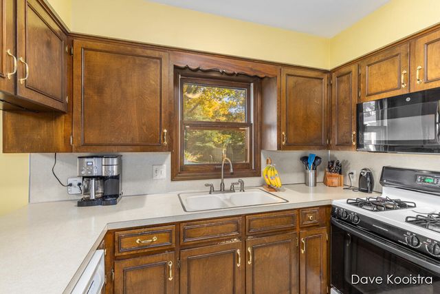 1336 Banbury Avenue, Grand Rapids, MI 49505