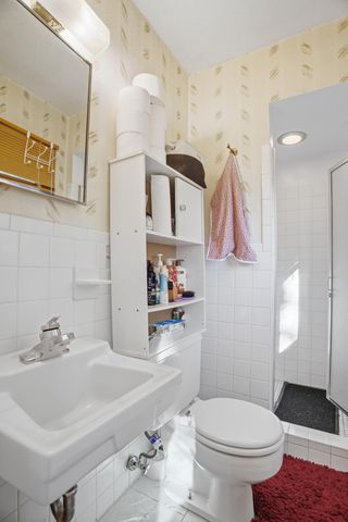 5900 Hillsboro Avenue N, New Hope, MN 55428