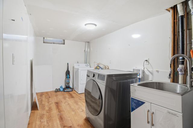 5900 Hillsboro Avenue N, New Hope, MN 55428