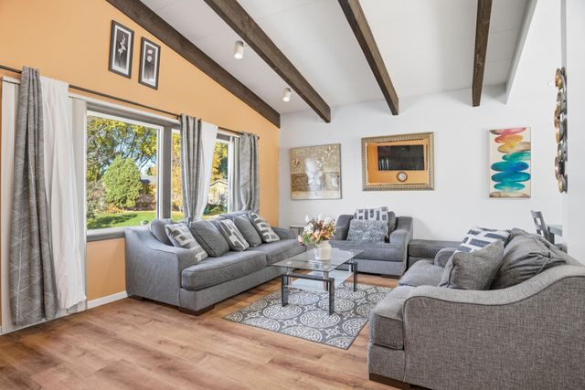 5900 Hillsboro Avenue N, New Hope, MN 55428