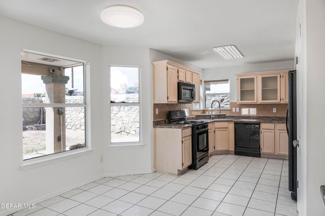 1465 PASEO DEL SUR Court, El Paso, TX 79928