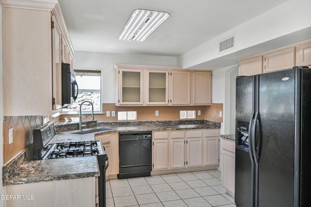 1465 PASEO DEL SUR Court, El Paso, TX 79928