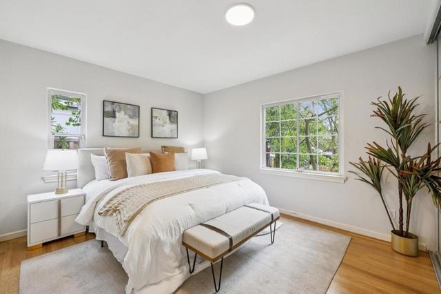 25 Jordan Avenue, Los Altos, CA 94022