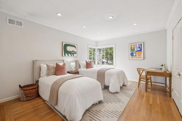 25 Jordan Avenue, Los Altos, CA 94022