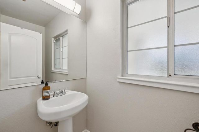 25 Jordan Avenue, Los Altos, CA 94022