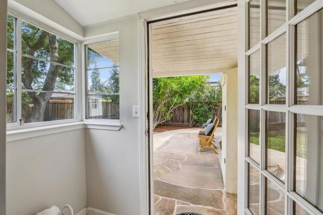 25 Jordan Avenue, Los Altos, CA 94022